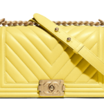 chanel le boy amarillo