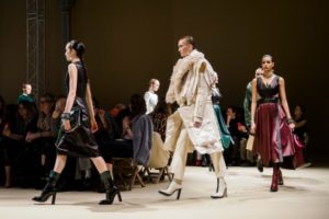 Desfile Alexander McQueen Otoño 2018