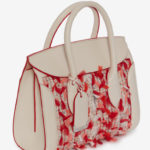 Bolso Alexander mcqueen con petalos