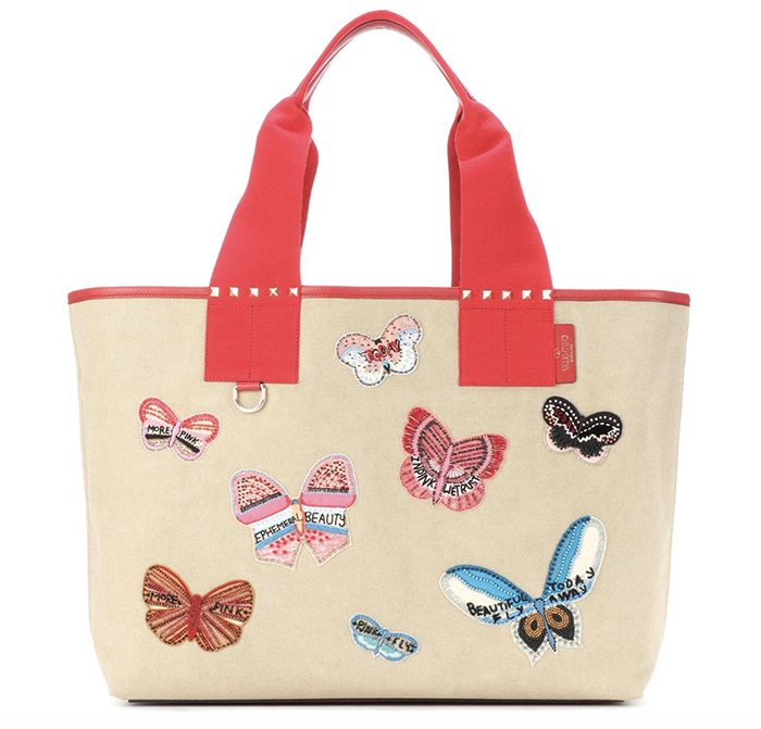 Bolso tote de Valentino para la playa