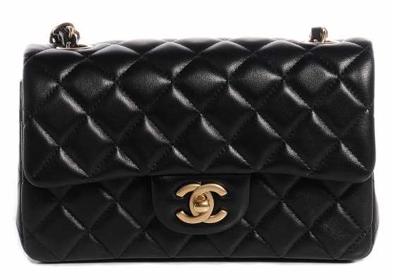 y medidas del bolso clásico de Chanel 2018