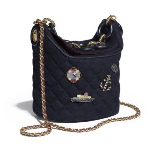 Bolso chanel tipo cubo con pins