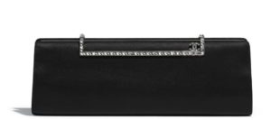 clutch en satén y strass negro