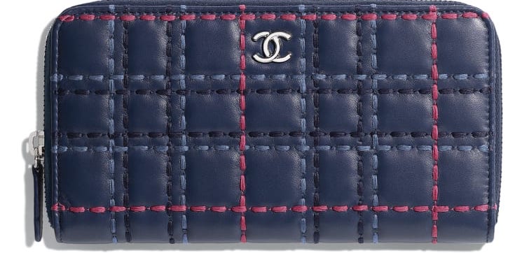cartera azul y rosa chanel con cremallera