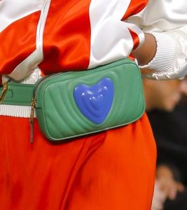 Desfile-escada-colección-bolsos-2019-11