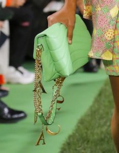 Desfile-escada-colección-bolsos-2019-15