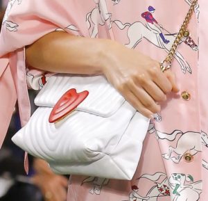 Desfile-escada-colección-bolsos-2019-16