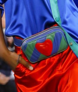 Desfile-escada-colección-bolsos-2019-7