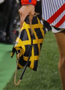 Desfile-escada-colección-bolsos-2019-8
