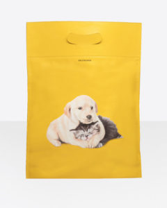 balenciaga-bolso-de-plastico-puppy-and-kitten-amarillo