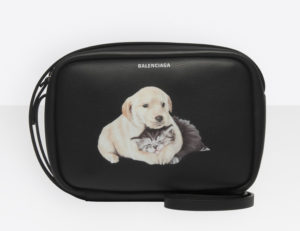 balenciaga bolso negro everyday camara con cachorros