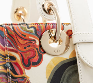 bolso-lady-dior-estampado-de-corazon-detalles