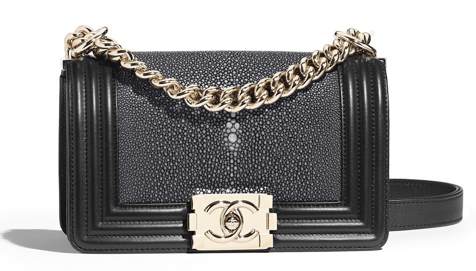 Bolso le boy chanel Galuchat color negro