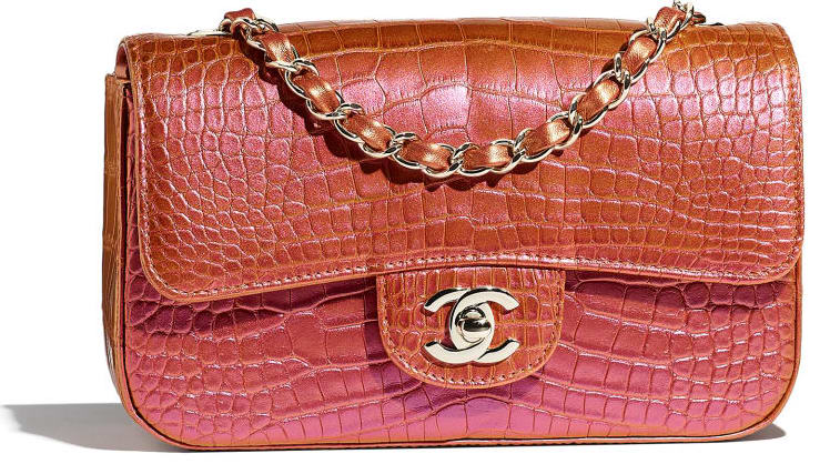 Mini bolso chanel clásico en piel de caimán