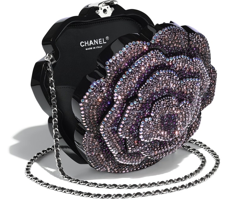 Bolso-de-noche-en-forma-de-camelia-Chanel-interior