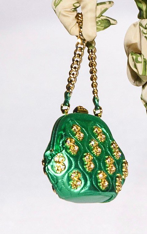 Moschino-rtw-invierno-2019-2