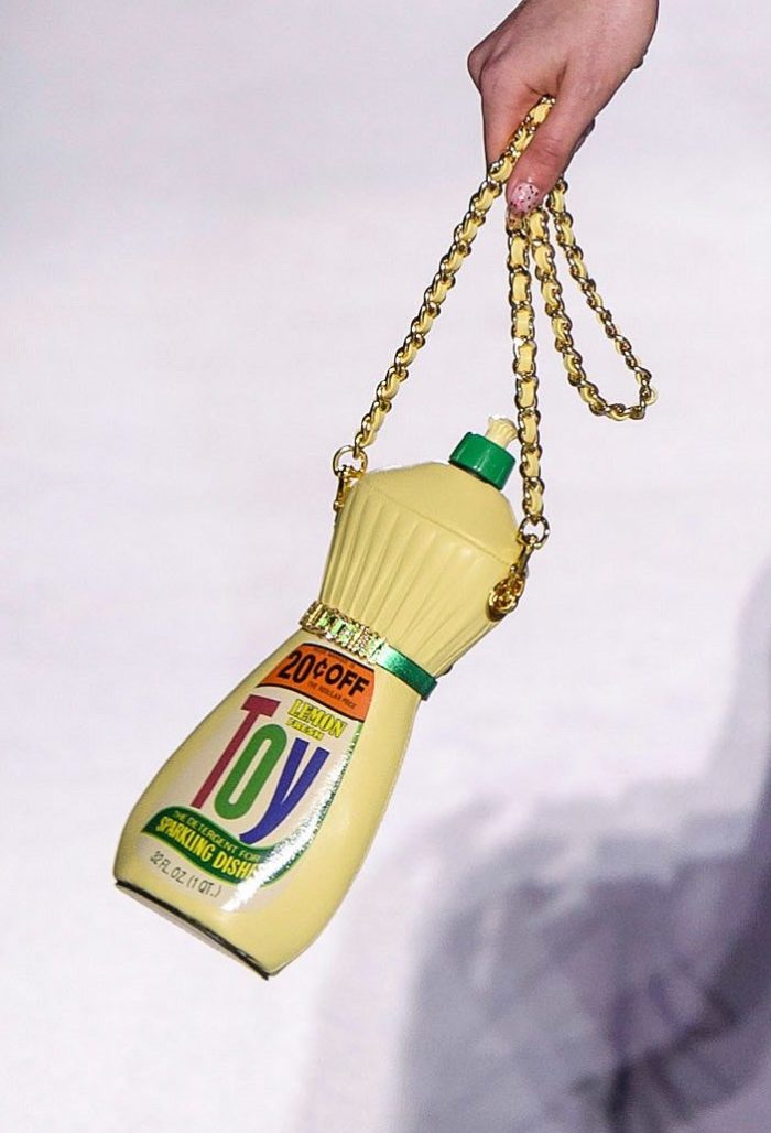 Moschino-rtw-invierno-2019-4