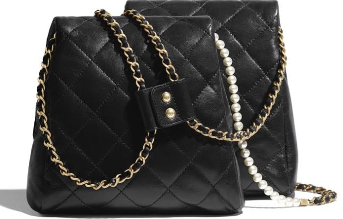 side-pack-Chanel-perlas-negro-trasera