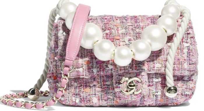 Sac-à Rabat-con-perlas-de-Chanel-rosa