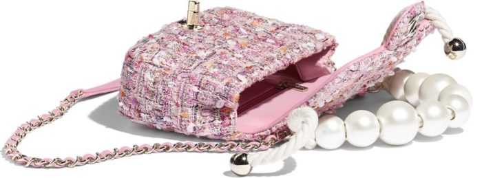 Sac-à Rabat-con-perlas-de-Chanel-rosa-interior