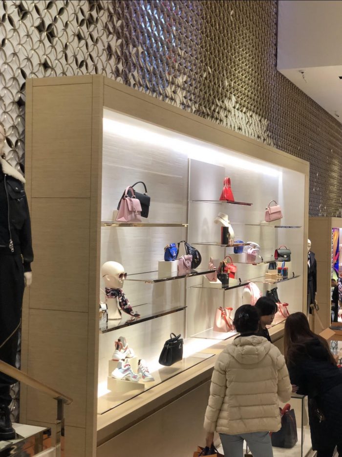 Louis-vuitton-champs-elysee