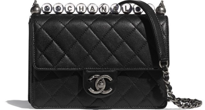 Bolso-Chanel-perlas-acrilicas-colección-verano-2020