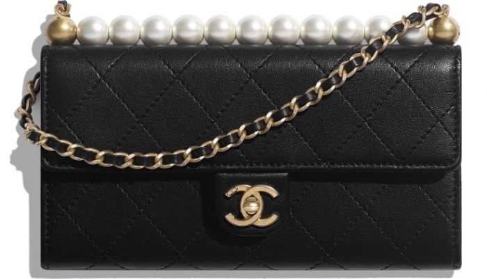 chanel-clutch-con-cadena-perlas-fantasia