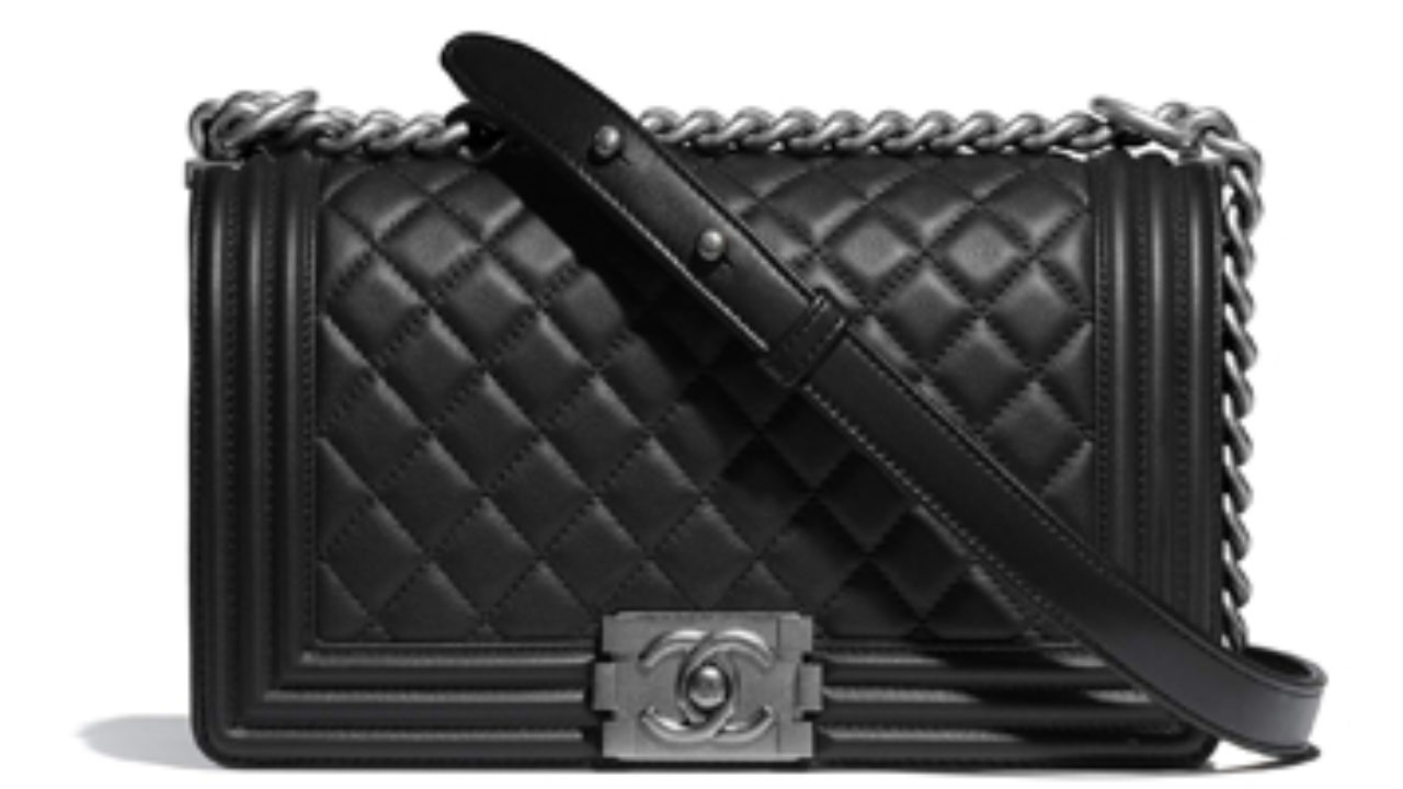 Claire solo vacunación Descubre la historia del bolso Le Boy de Chanel ✨ Mi Bolso de Lujo ✨