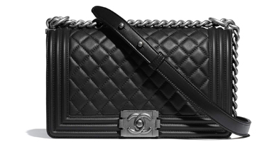 Claire solo vacunación Descubre la historia del bolso Le Boy de Chanel ✨ Mi Bolso de Lujo ✨