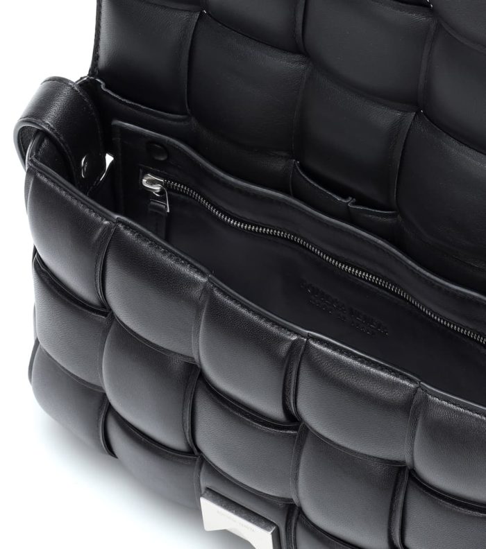 BOLSO-CASSETTE-BOTTEGAVENETA-NEGRO-INTERIOR