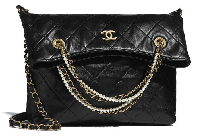 Bolso-Chanel-shopping-piel-ternera-perlas-negro