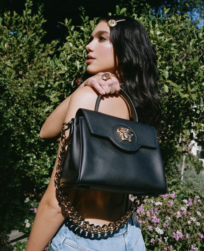 Bolso La Medusa de Versace Dua Lipa