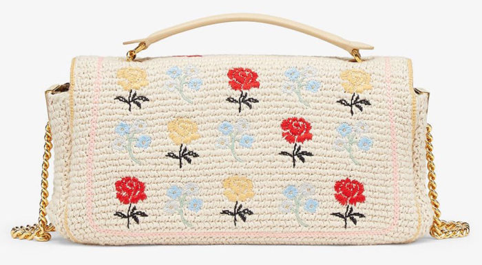 Bolso Baguette blanco bordado con flores parte posterior