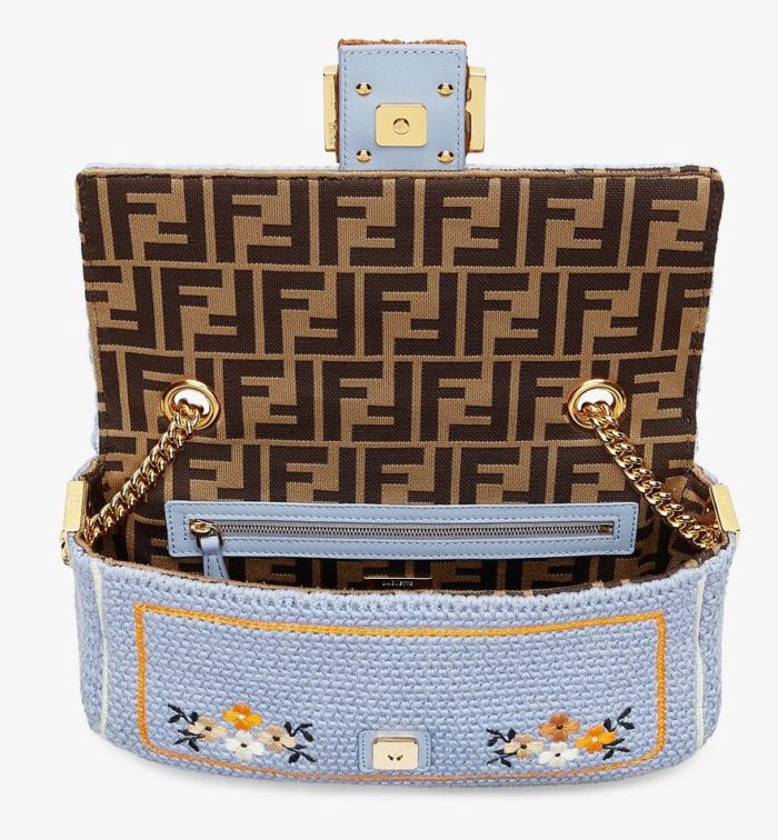 Bolso azul Fendi Baguette bordado con flores interior