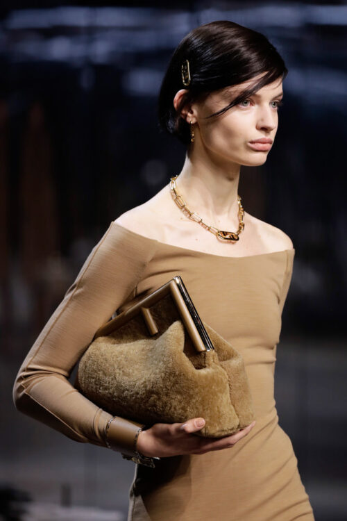 Fendi-colección-otoño-invierno-2021-bolsos-1