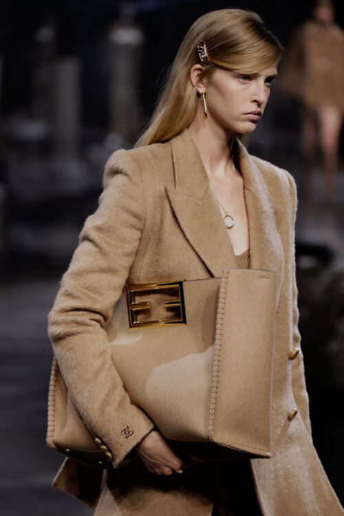 Fendi-colección-otoño-invierno-2021-bolsos-36jpg