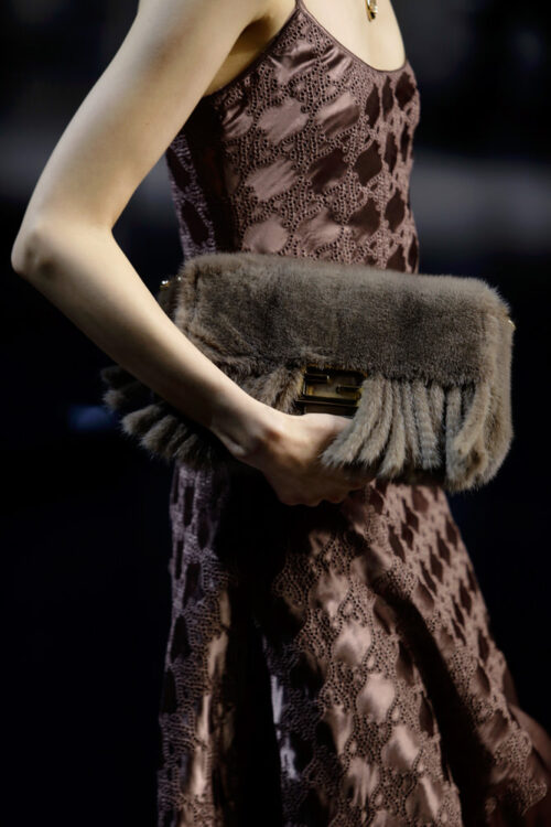 Fendi-colección-otoño-invierno-2021-bolsos-17