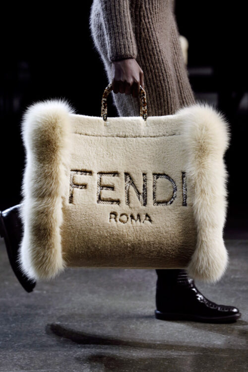 Fendi-colección-otoño-invierno-2021-bolsos-29