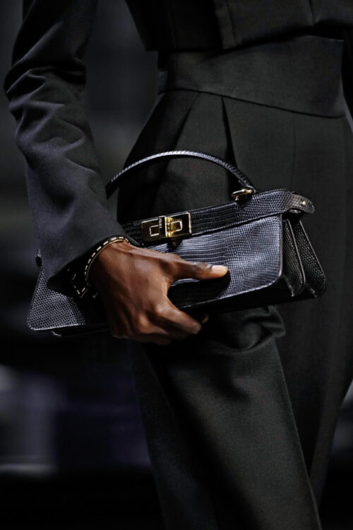 Fendi-colección-otoño-invierno-2021-bolsos-30