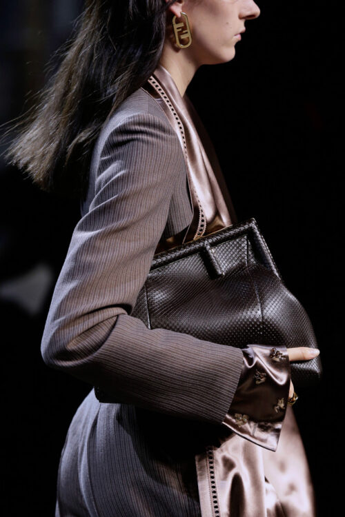 Fendi-colección-otoño-invierno-2021-bolsos-34