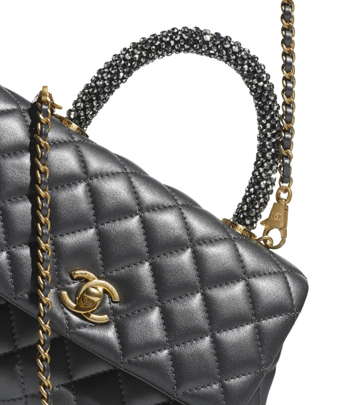 Bolso Chanel Coco Handle con strass detalles