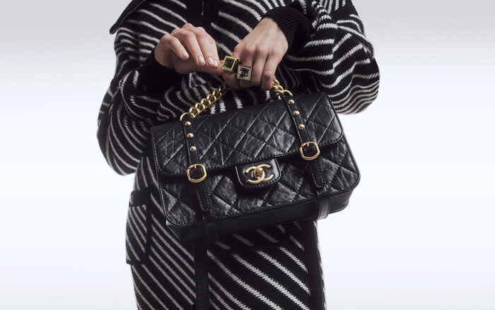 Bolso Chanel en piel envejecida con correas