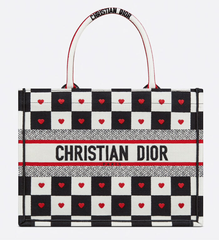 Dior_book_tote_D-Chess_Heart