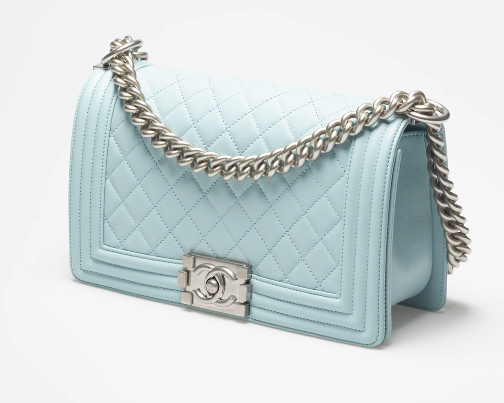 Chanel-le-Boy-azul-primavera-22