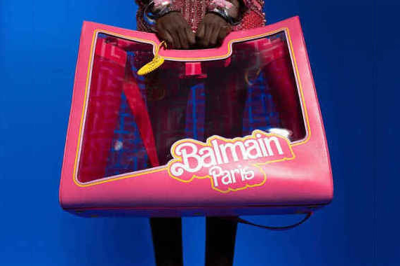 Colección de bolsos Balmain x Barbie