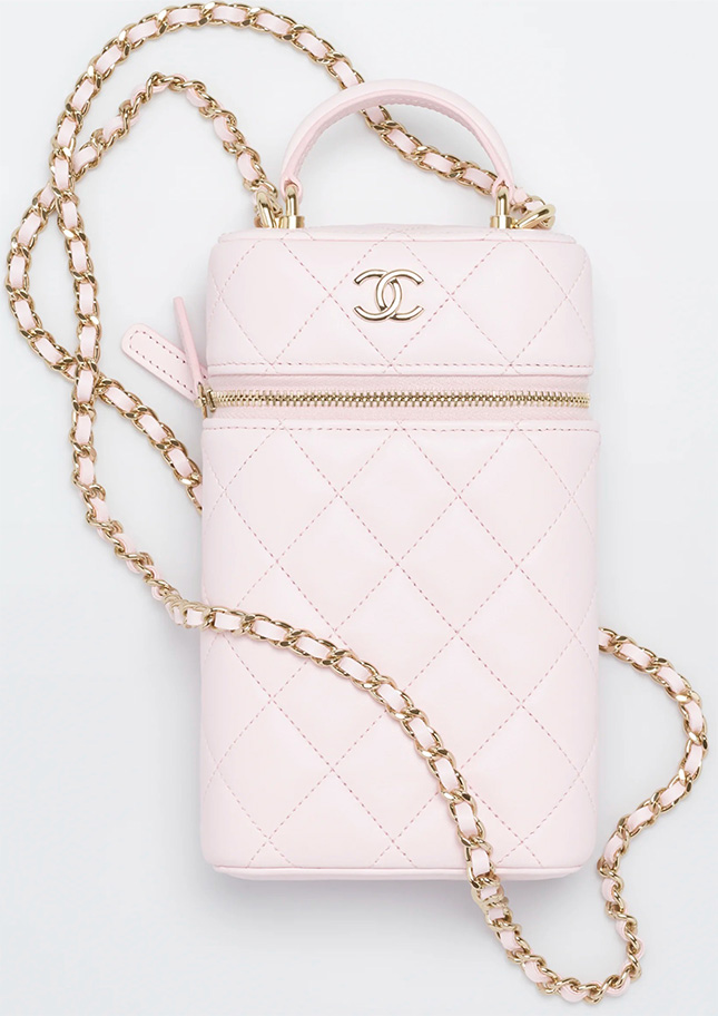 Chanel-funda-telefono-con-correa-primavera-verano-2022