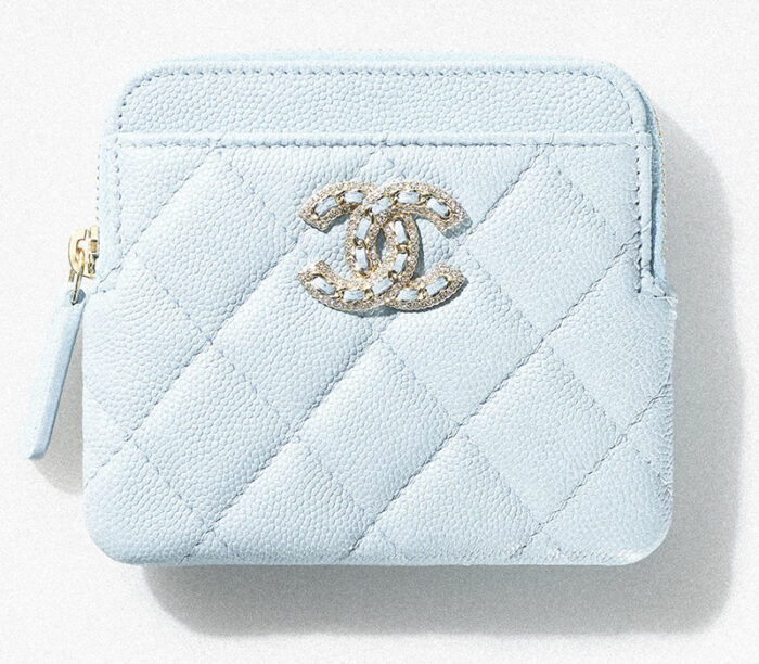 chanel-monedero-azul-primavera-verano-2022.