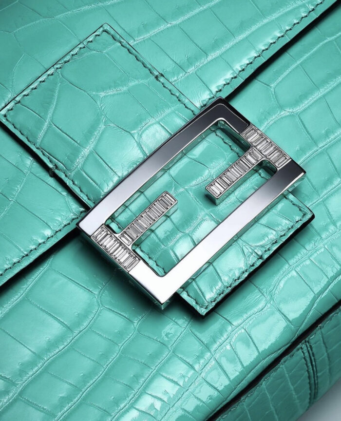 fendi-tiffany-baguette-cocodirlo-diamantes